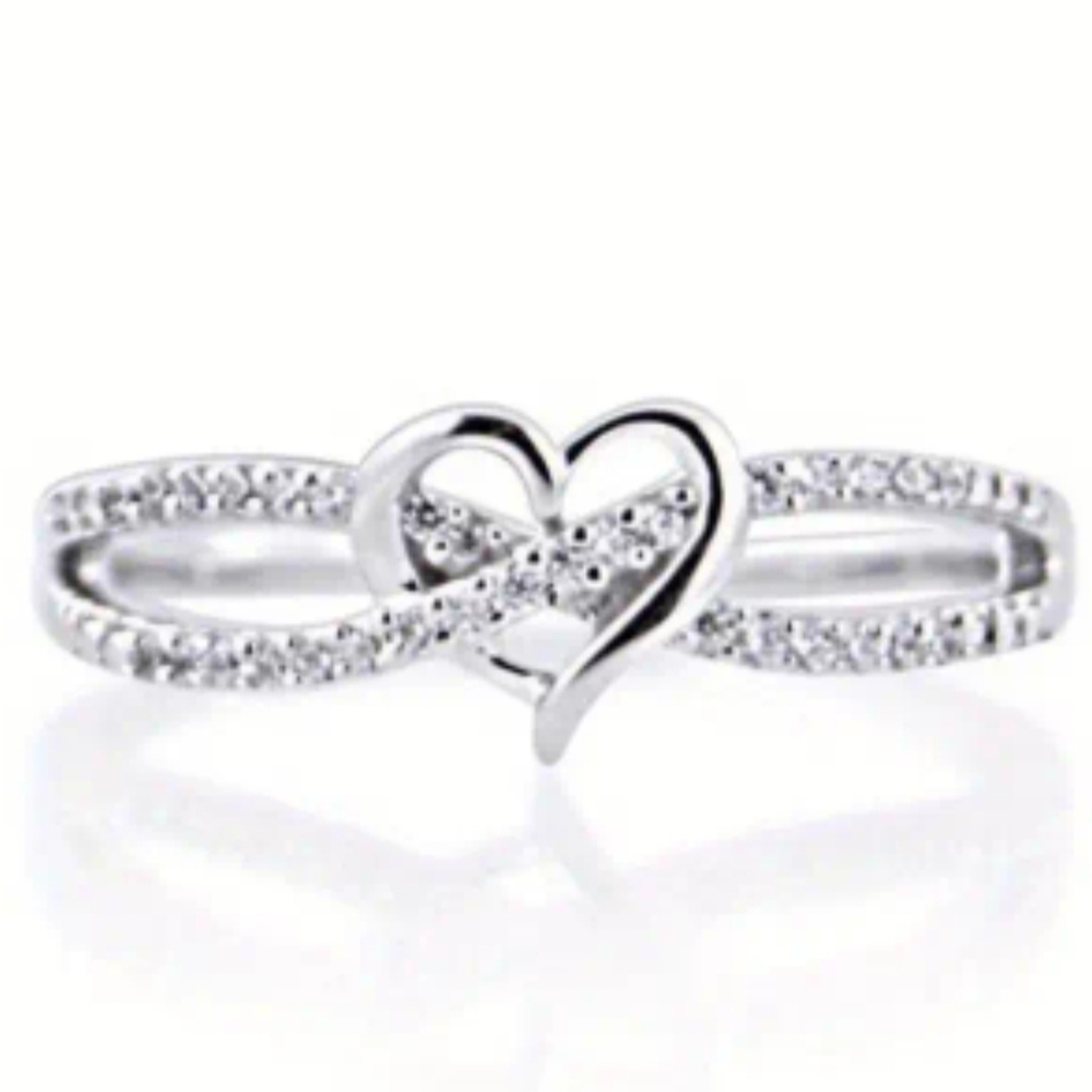 Dazzling  Sterling Silver Heart Infinity Ring